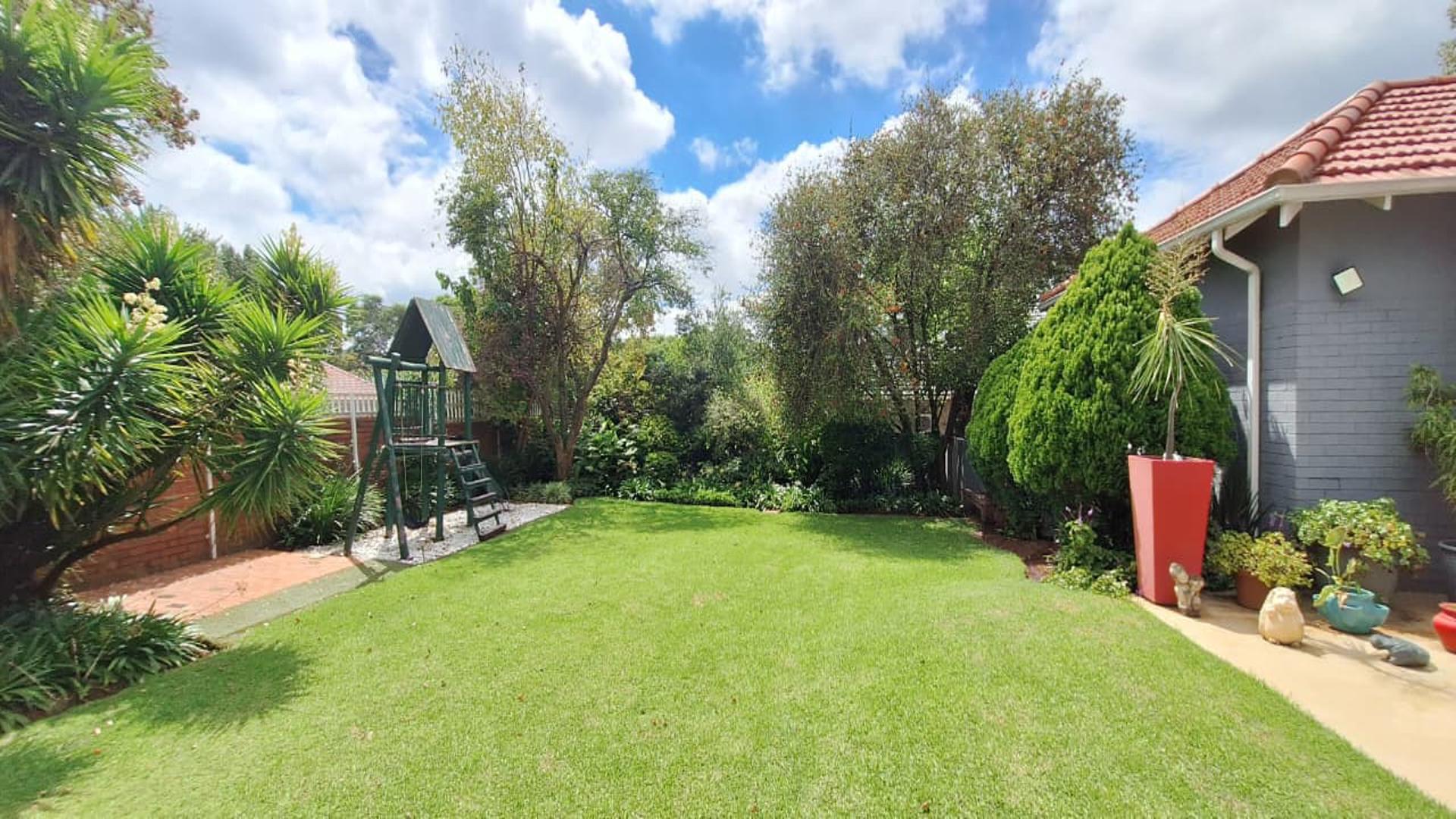 Front View of property in Greenside