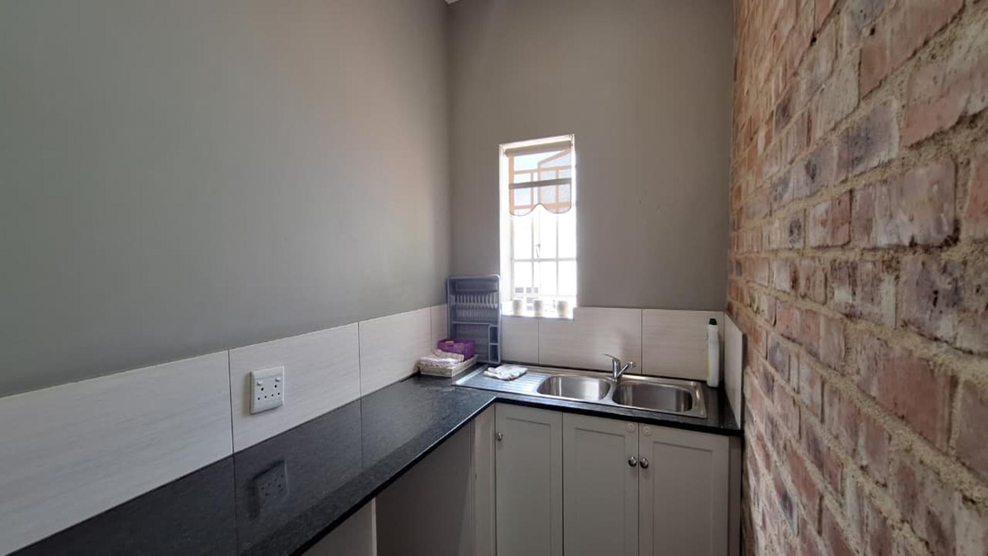 Scullery - 6 square meters of property in Greenside