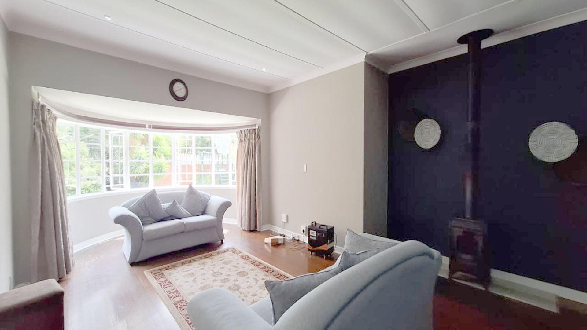 Lounges - 50 square meters of property in Greenside