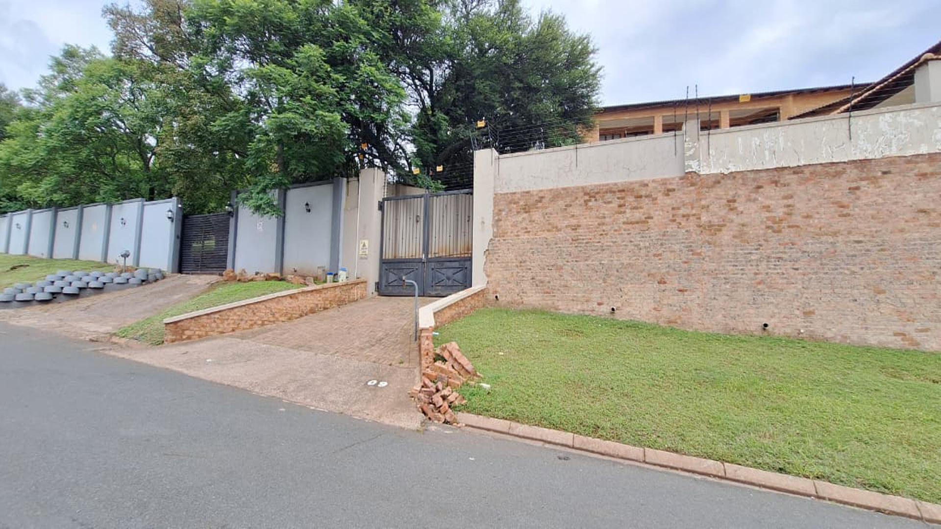 Front View of property in Rangeview