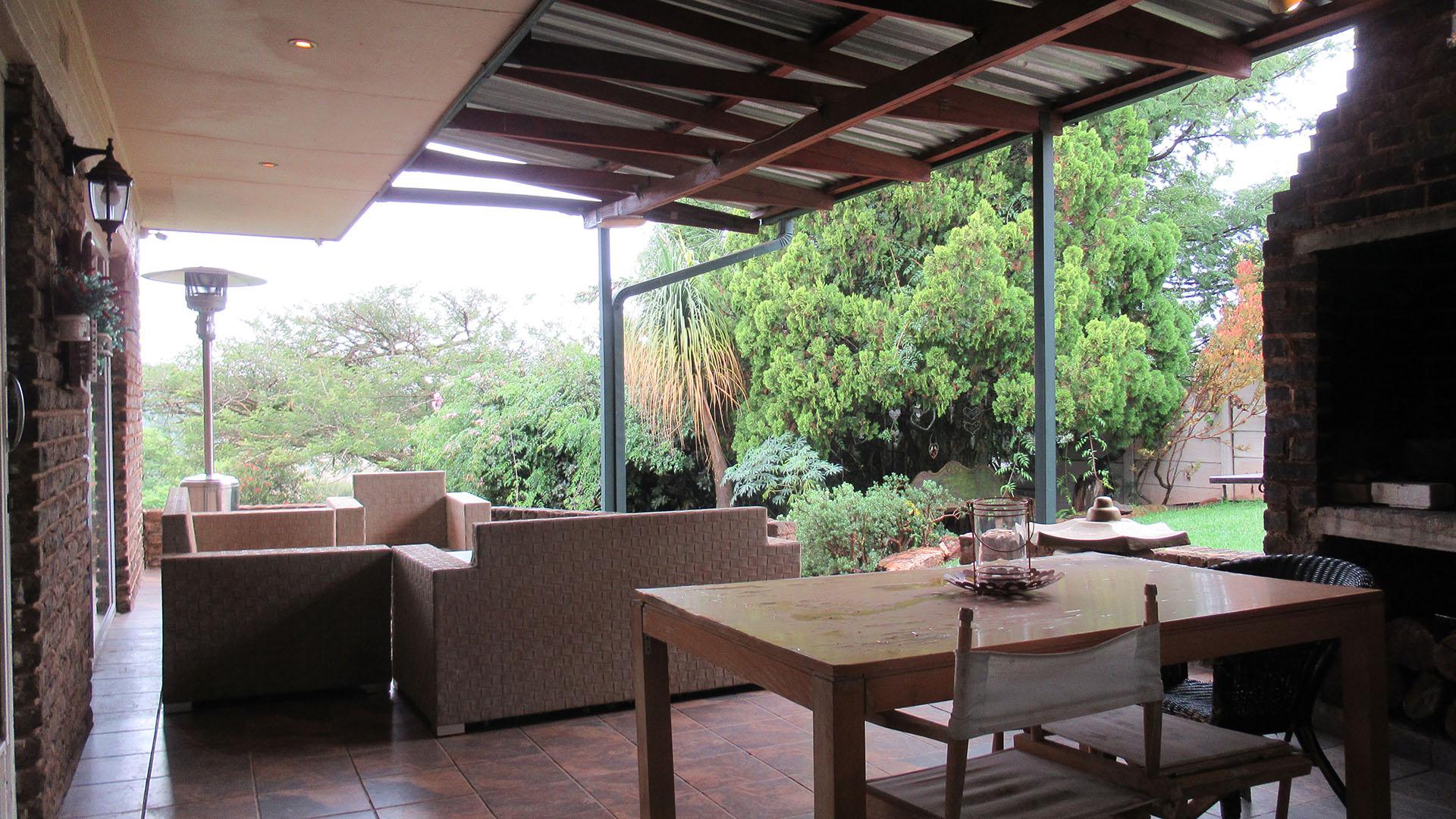 Patio - 47 square meters of property in Rangeview