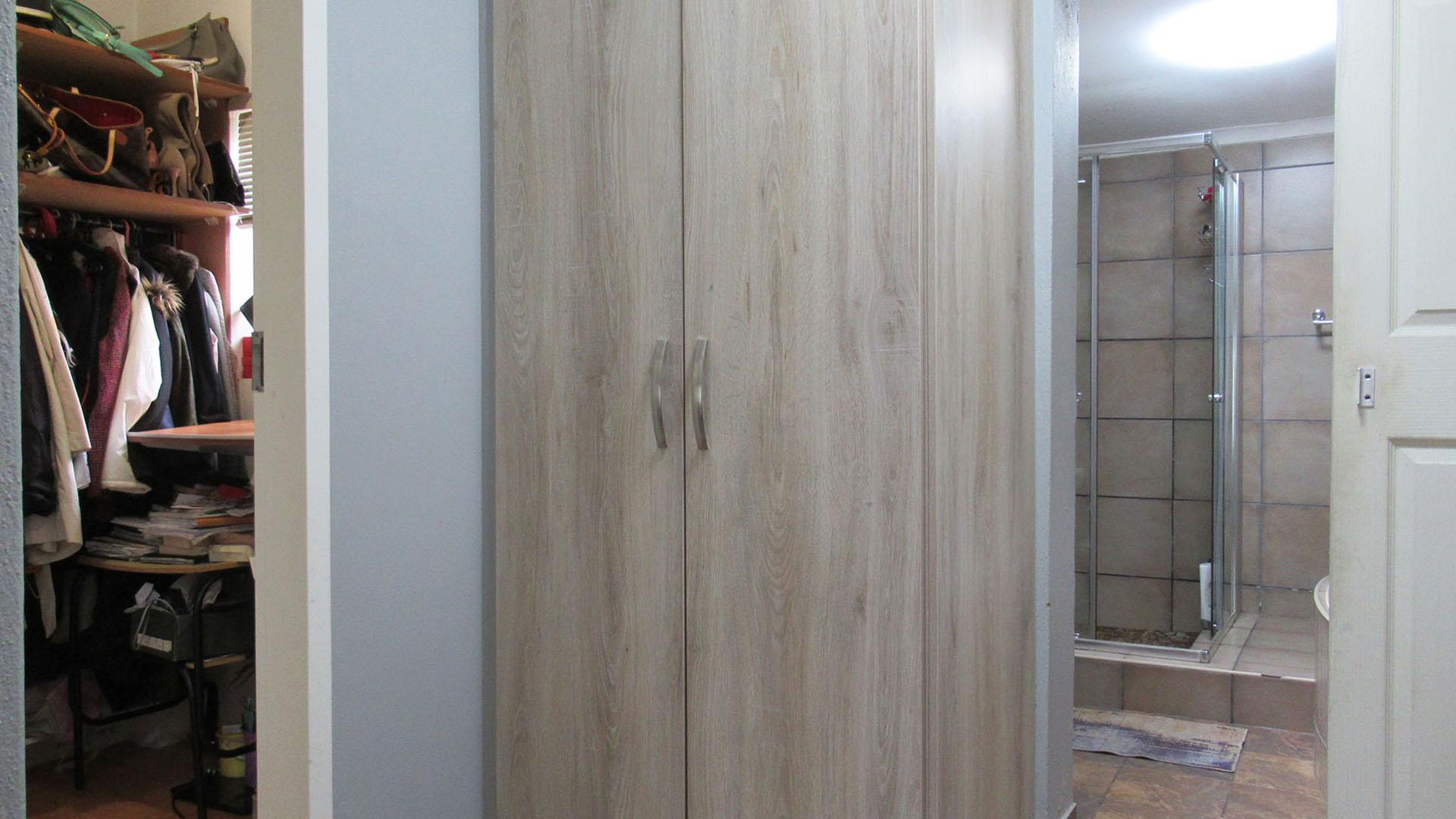 Main Bedroom - 29 square meters of property in Rangeview