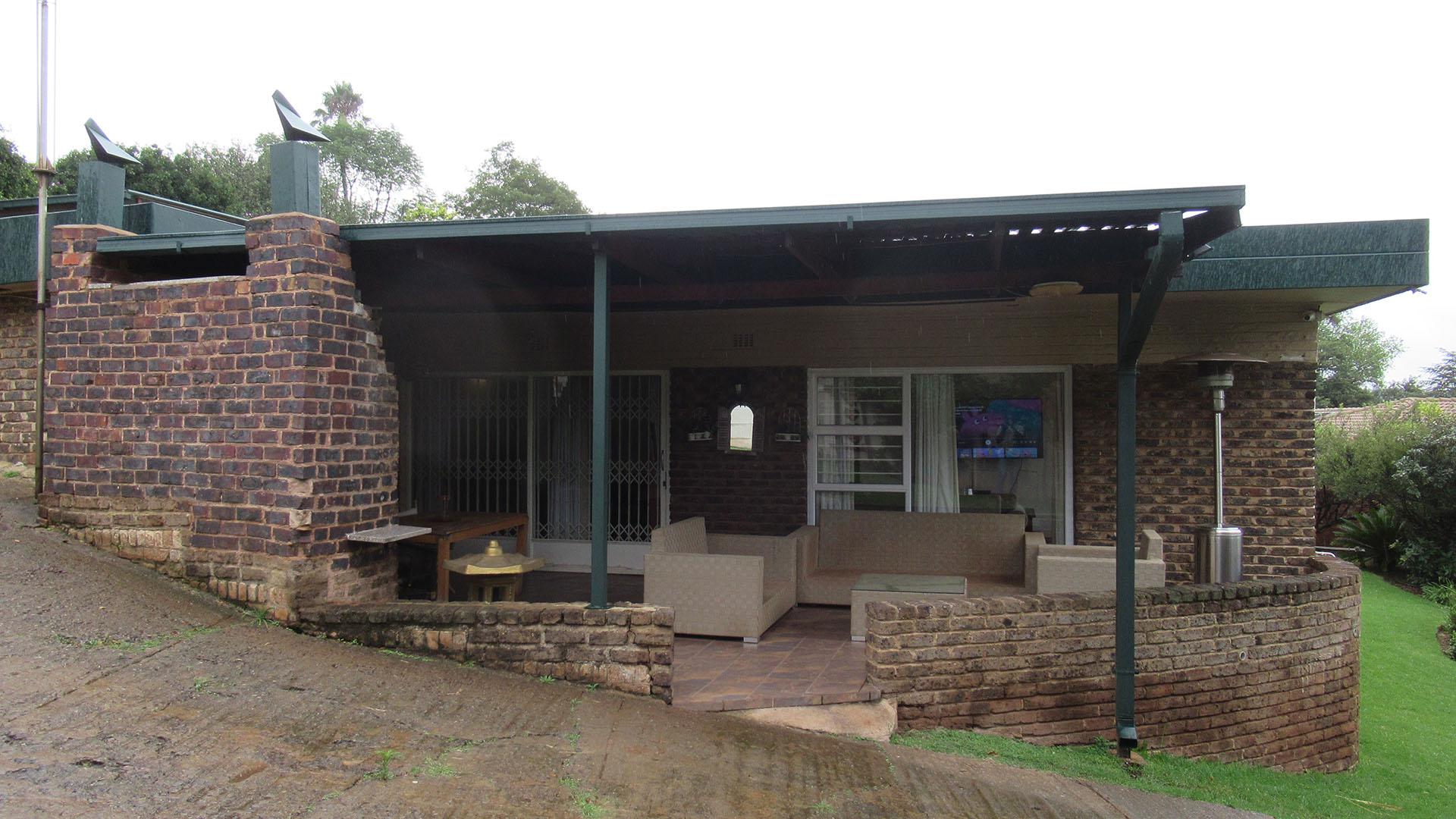 Front View of property in Rangeview