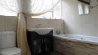 Bathroom 1 - 6 square meters of property in Rangeview