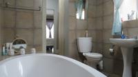 Main Bathroom - 8 square meters of property in Rangeview