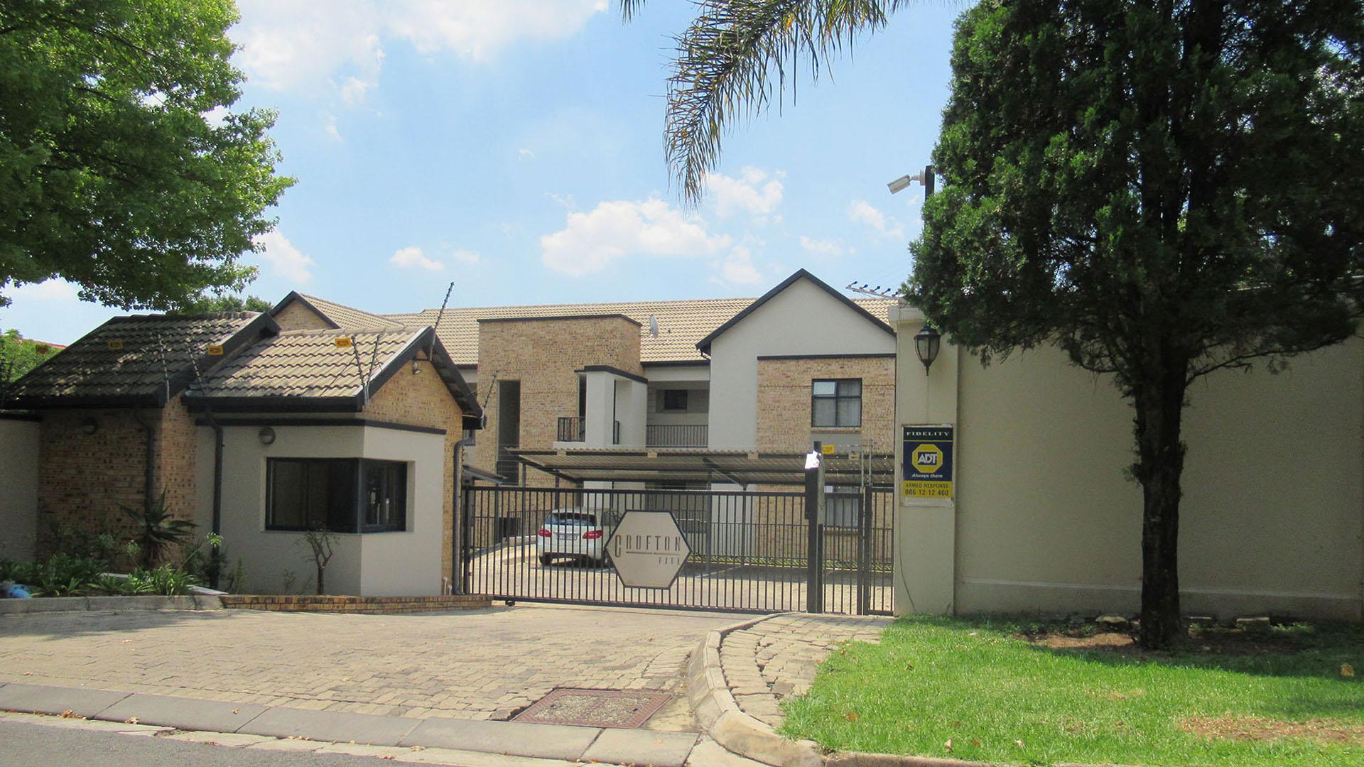 Front View of property in Hyde Park