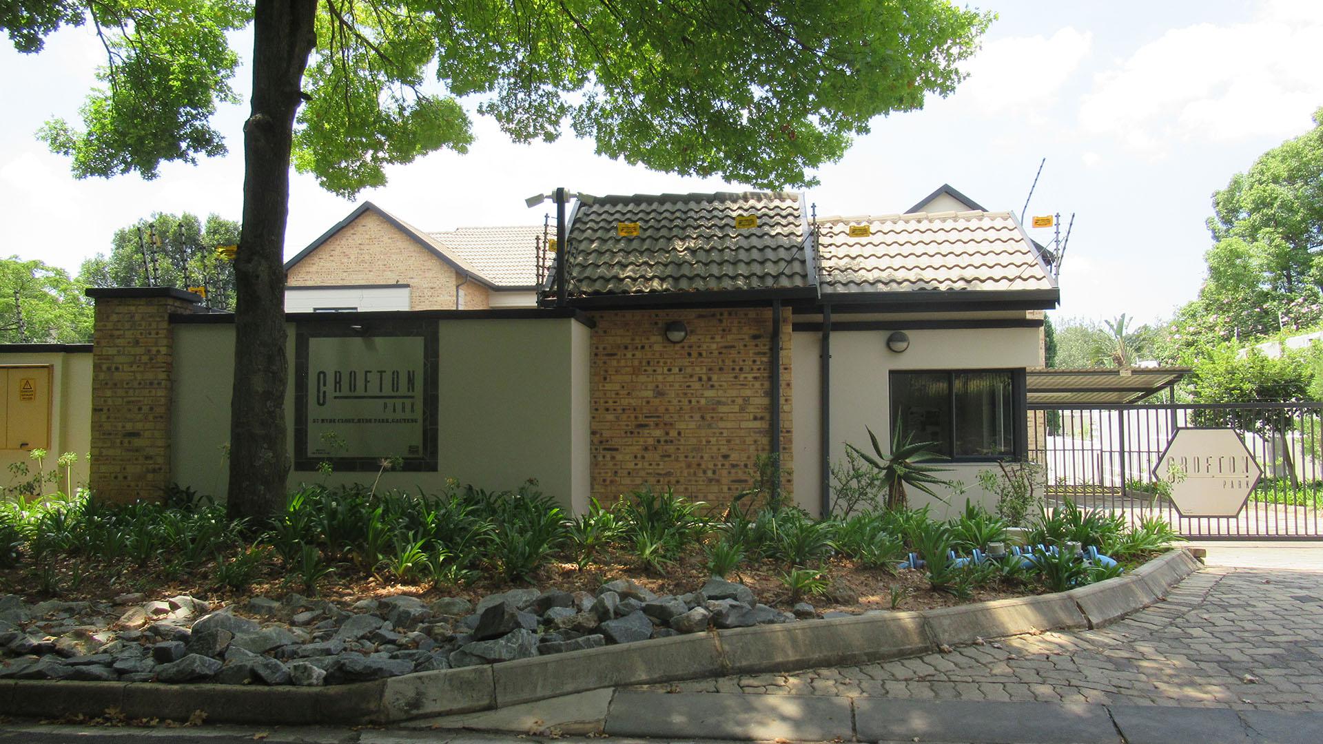 Front View of property in Hyde Park