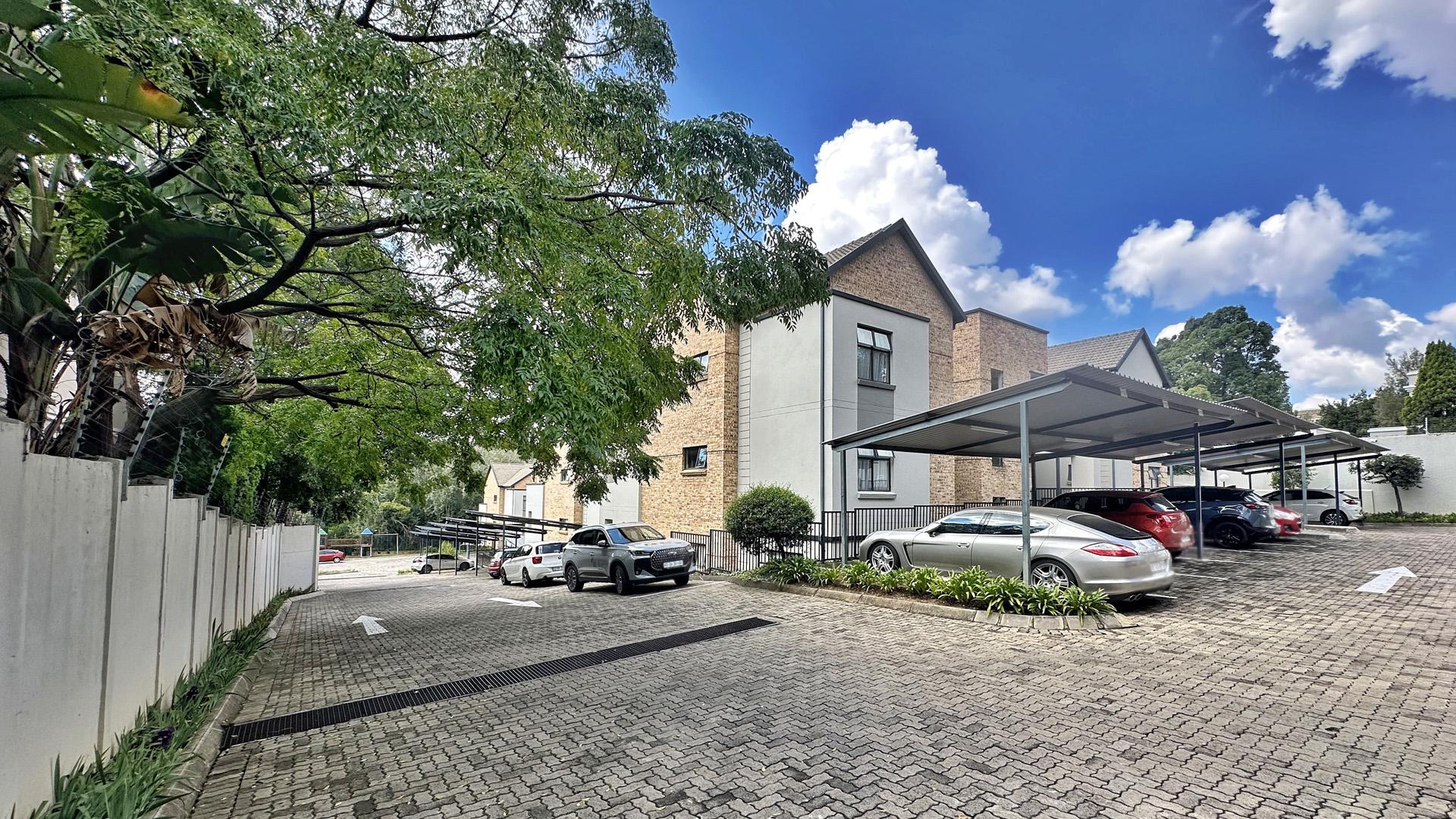 Front View of property in Hyde Park