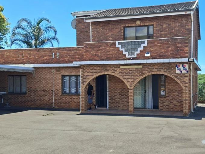 4 Bedroom House for Sale For Sale in Lotus Park - MR702190