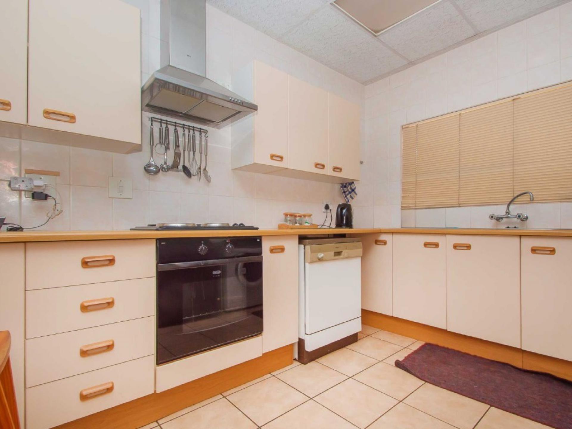  of property in Wilropark