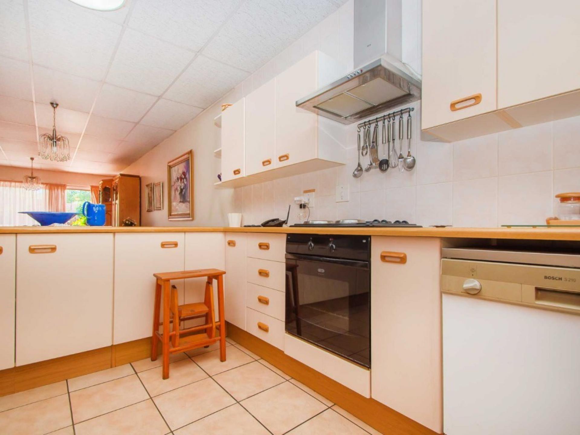  of property in Wilropark