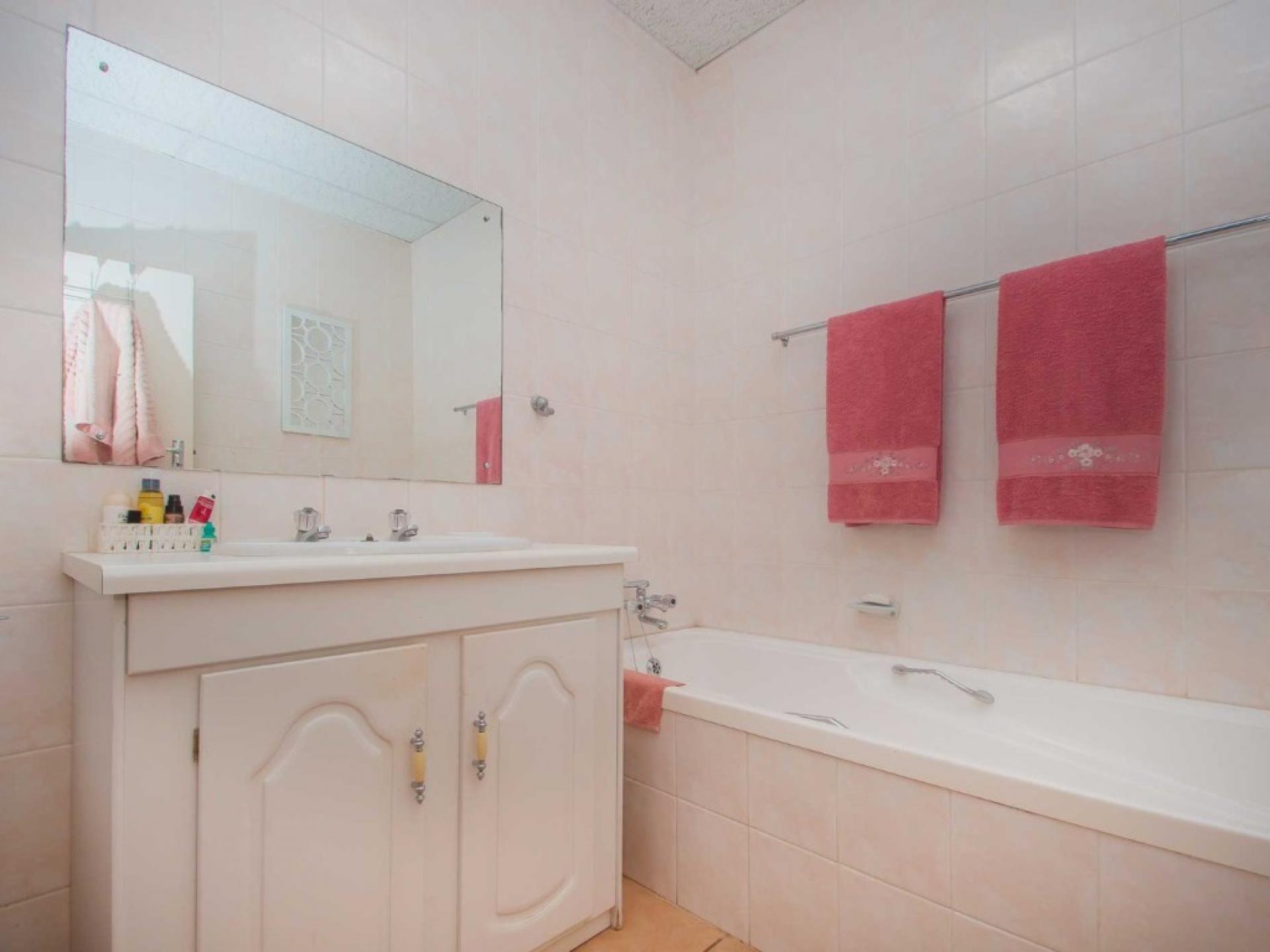  of property in Wilropark