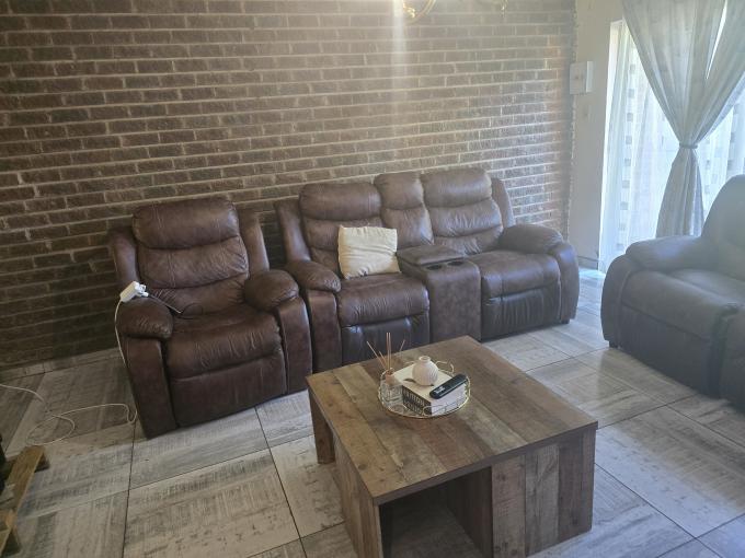 3 Bedroom House for Sale For Sale in Pellissier - MR702201