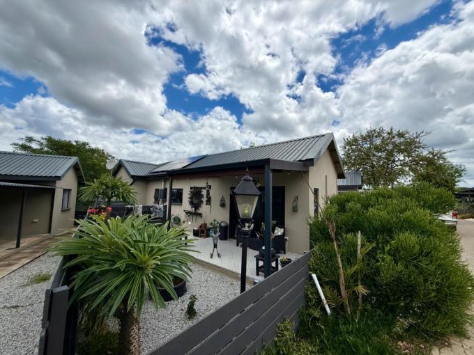 2 Bedroom Simplex for Sale For Sale in Hoedspruit - MR702221