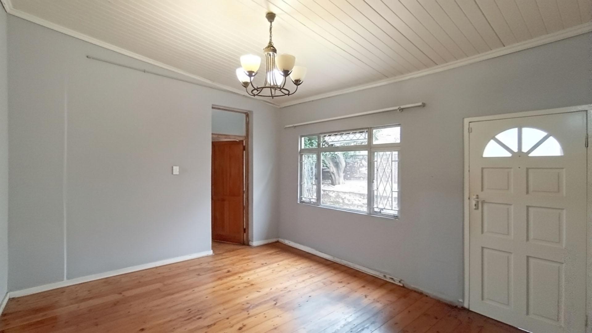 Dining Room - 21 square meters of property in Musgrave