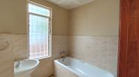 Bathroom 1 - 11 square meters of property in Musgrave