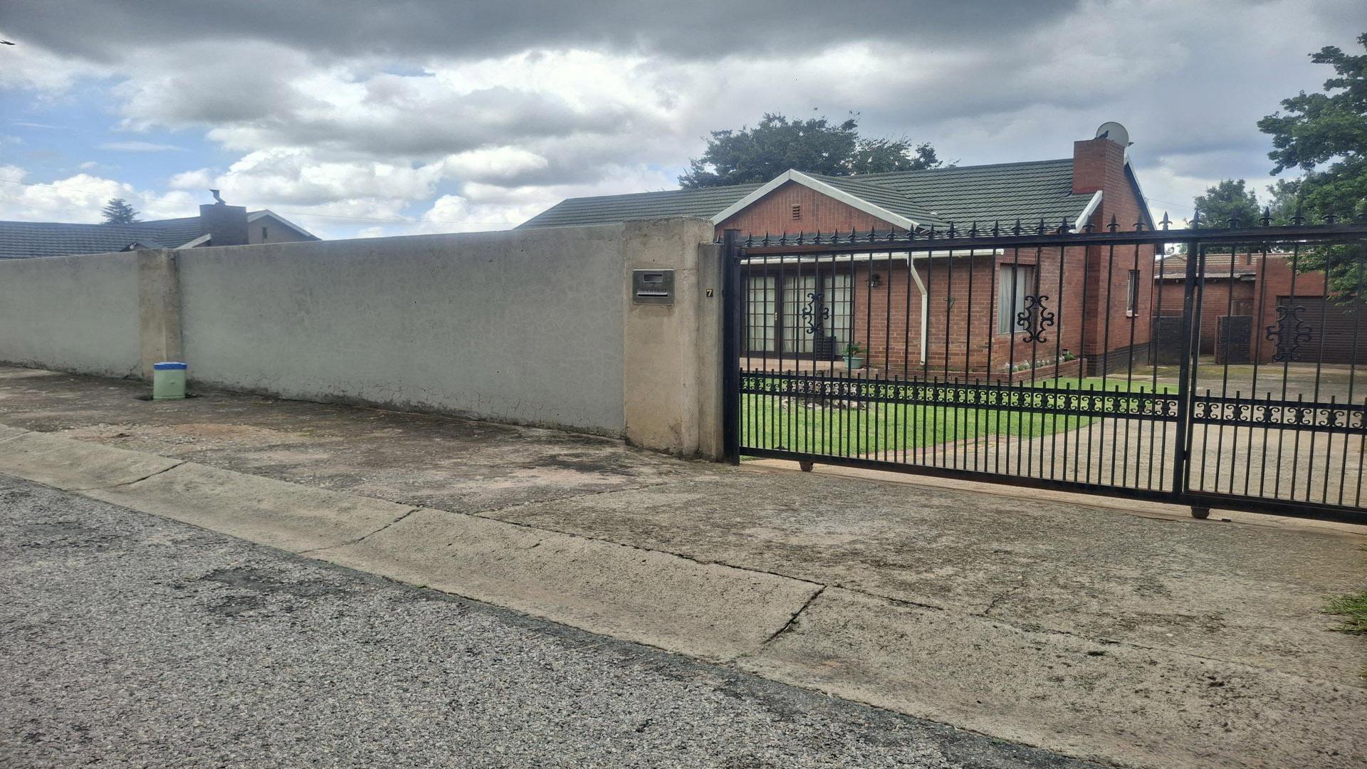 Front View of property in Creswell Park