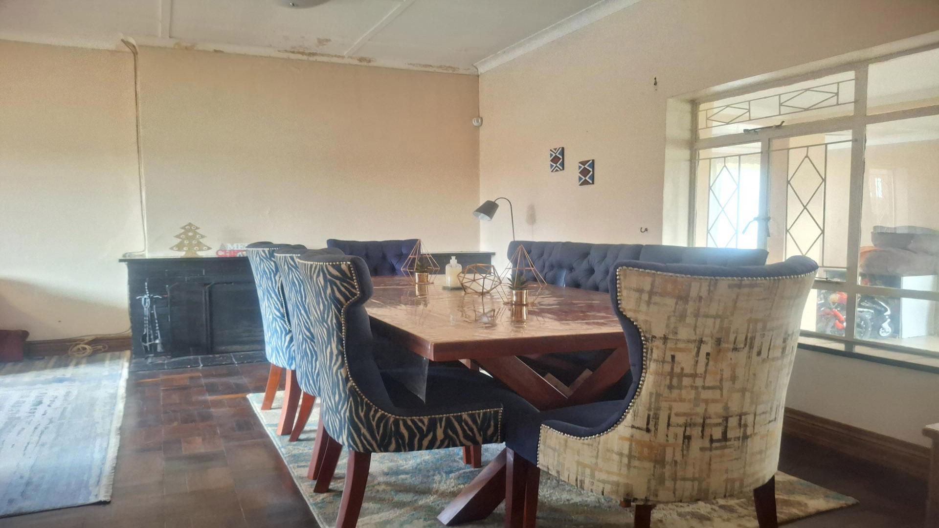 Dining Room of property in Creswell Park