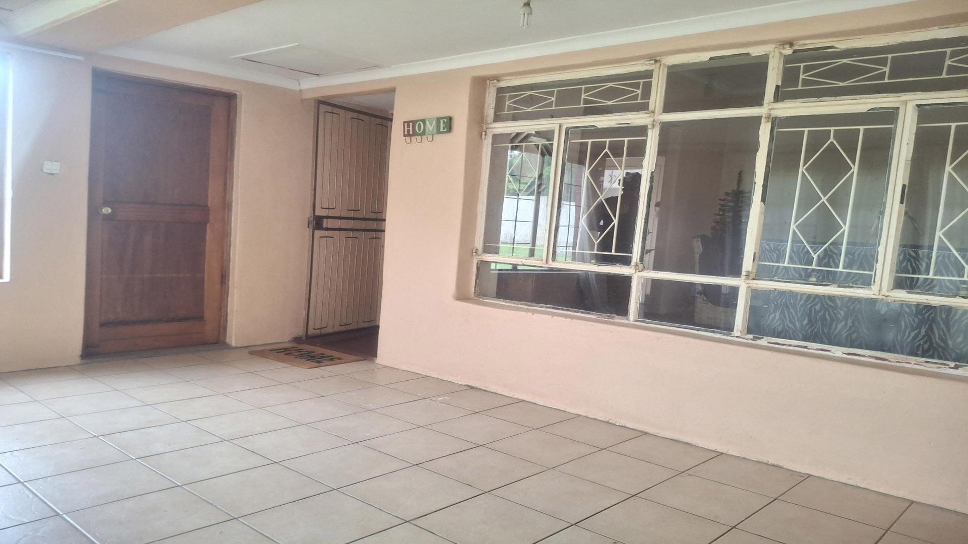 Patio of property in Creswell Park