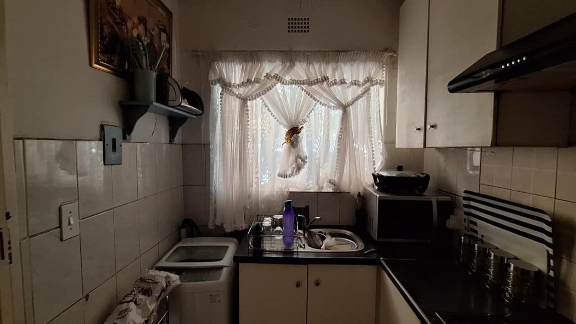 Kitchen - 9 square meters of property in Florida