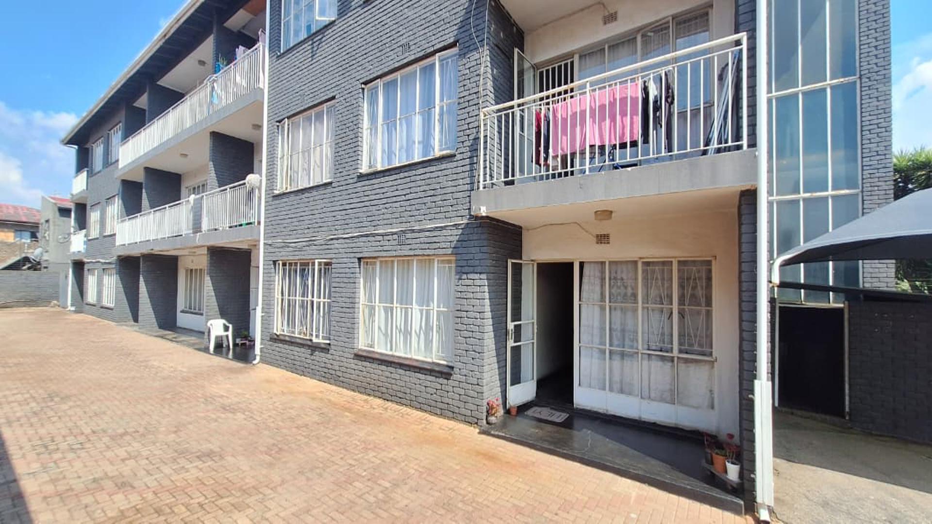 Front View of property in Florida