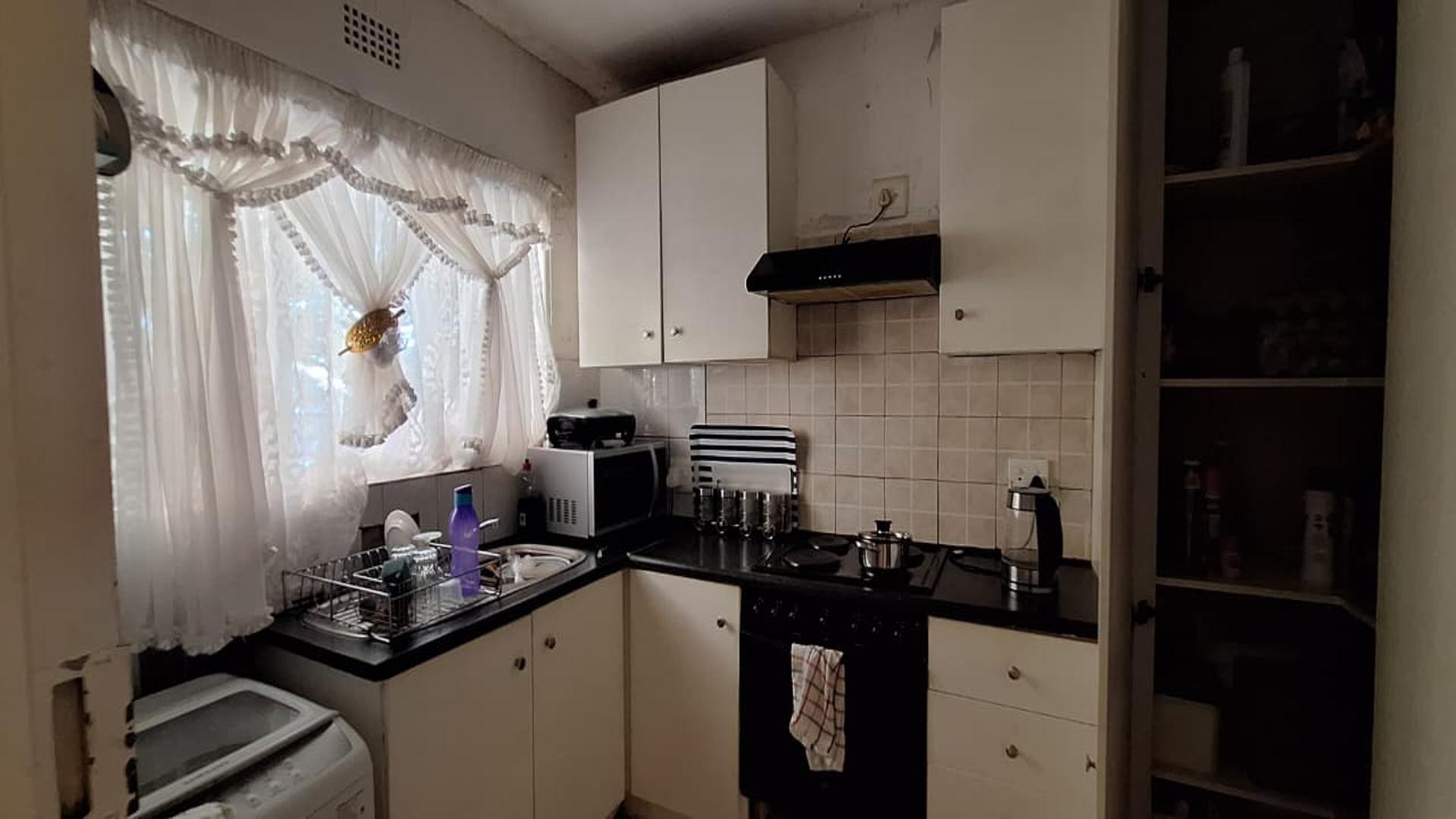 Kitchen - 9 square meters of property in Florida