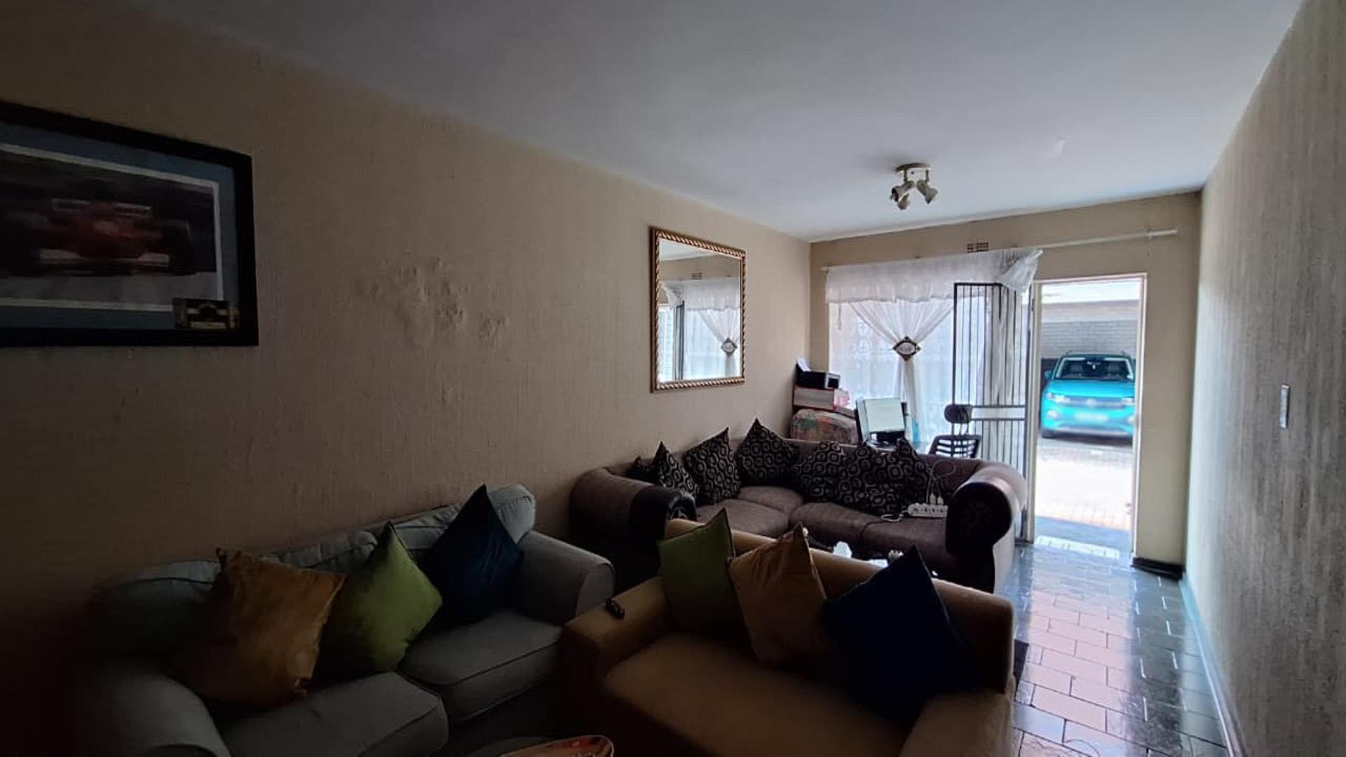 Lounges - 28 square meters of property in Florida