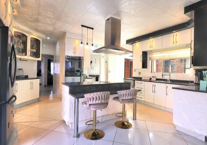 4 Bedroom House for Sale For Sale in Lenasia - MR702248
