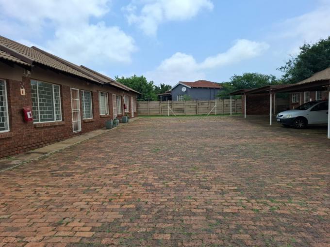 Apartment to Rent in Rensburg - Property to rent - MR702276