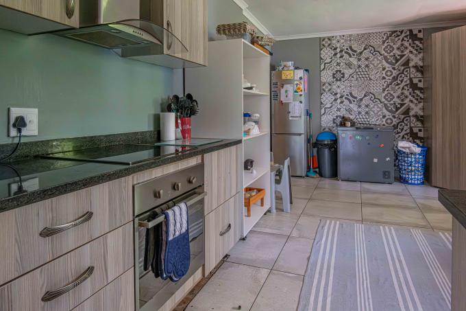 4 Bedroom House for Sale For Sale in Crestview - MR702290