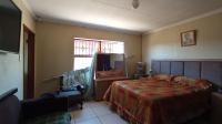 Main Bedroom - 16 square meters of property in Soshanguve