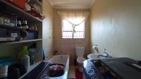 Main Bathroom - 5 square meters of property in Soshanguve