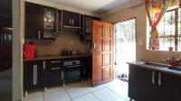 Kitchen - 14 square meters of property in Soshanguve
