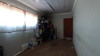 Garage - 18 square meters of property in Soshanguve