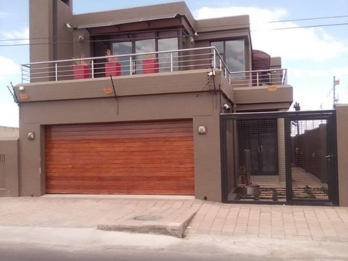 3 Bedroom House for Sale For Sale in Meadowlands - MR702325