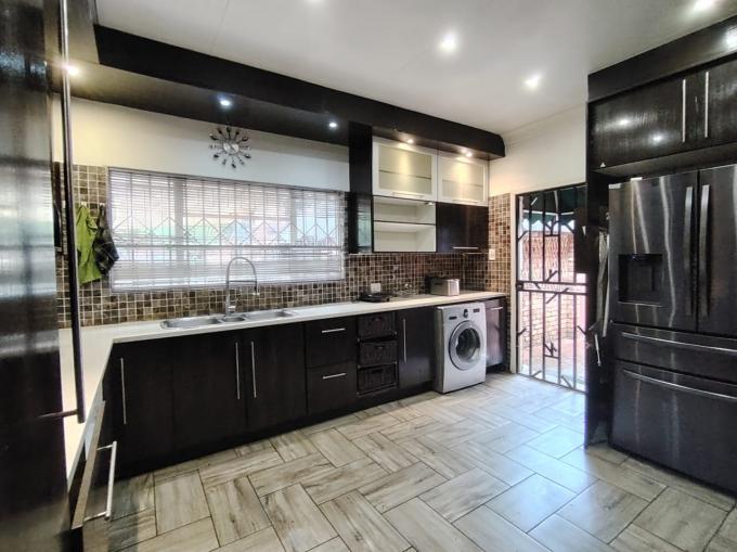 4 Bedroom House for Sale For Sale in Theresapark - MR702390