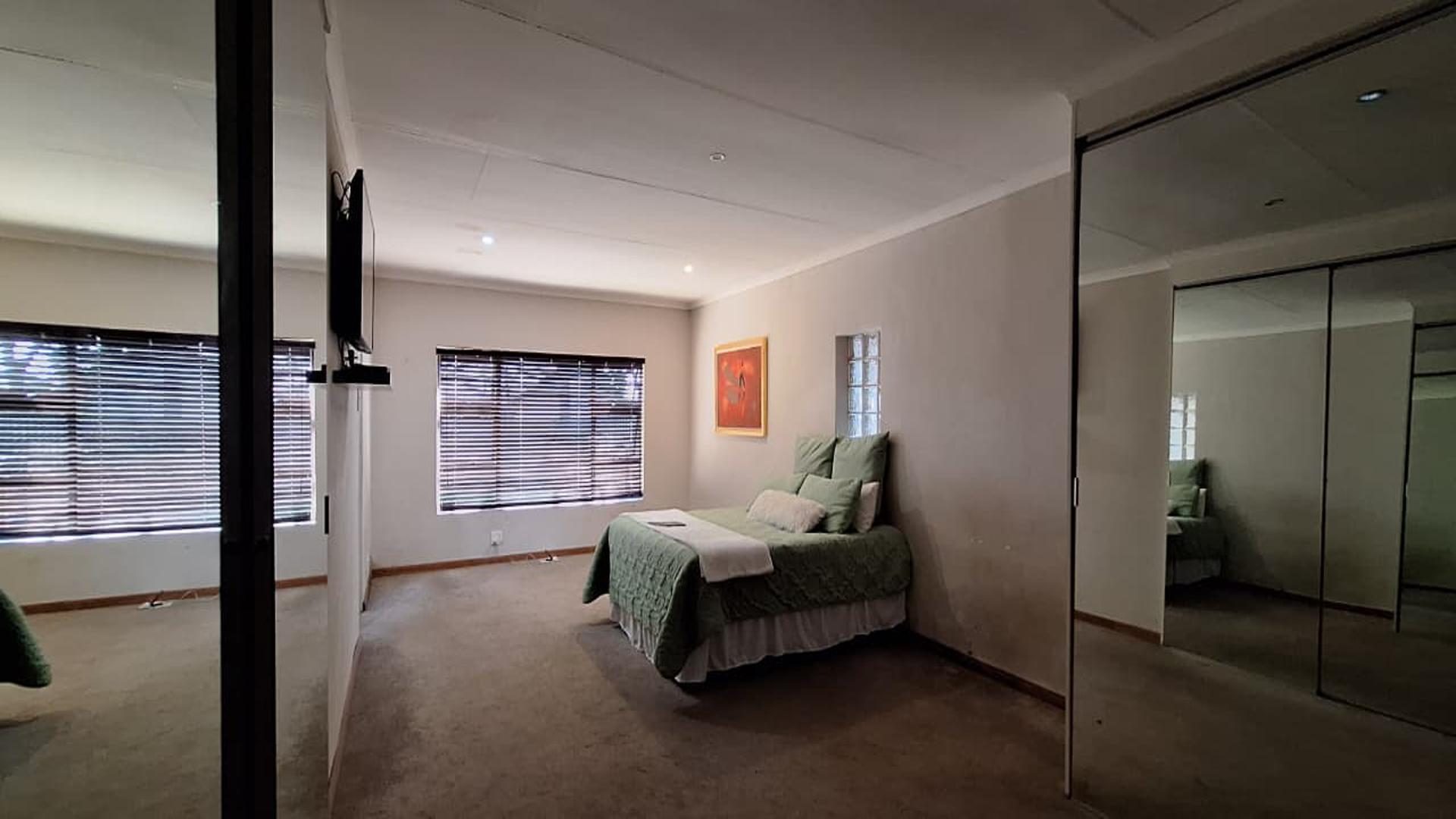 Main Bedroom - 39 square meters of property in Sunair Park