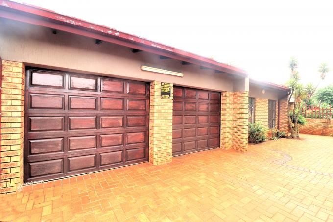 3 Bedroom House for Sale For Sale in Lenasia - MR702418