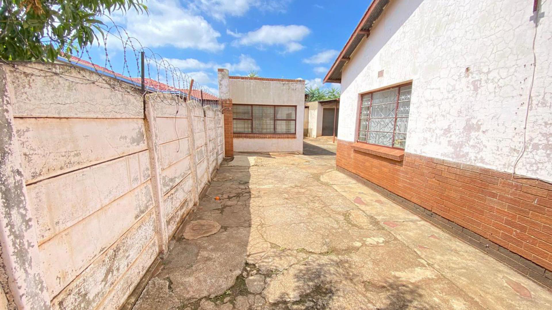 Spaces of property in Westonaria