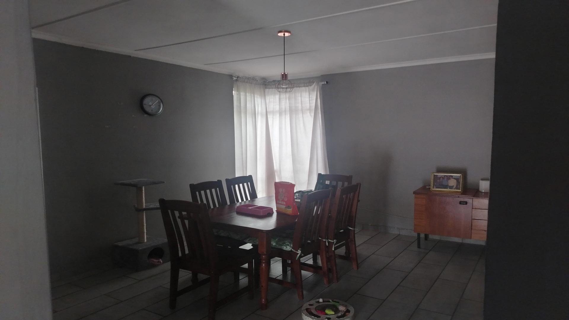 Dining Room of property in Sasolburg