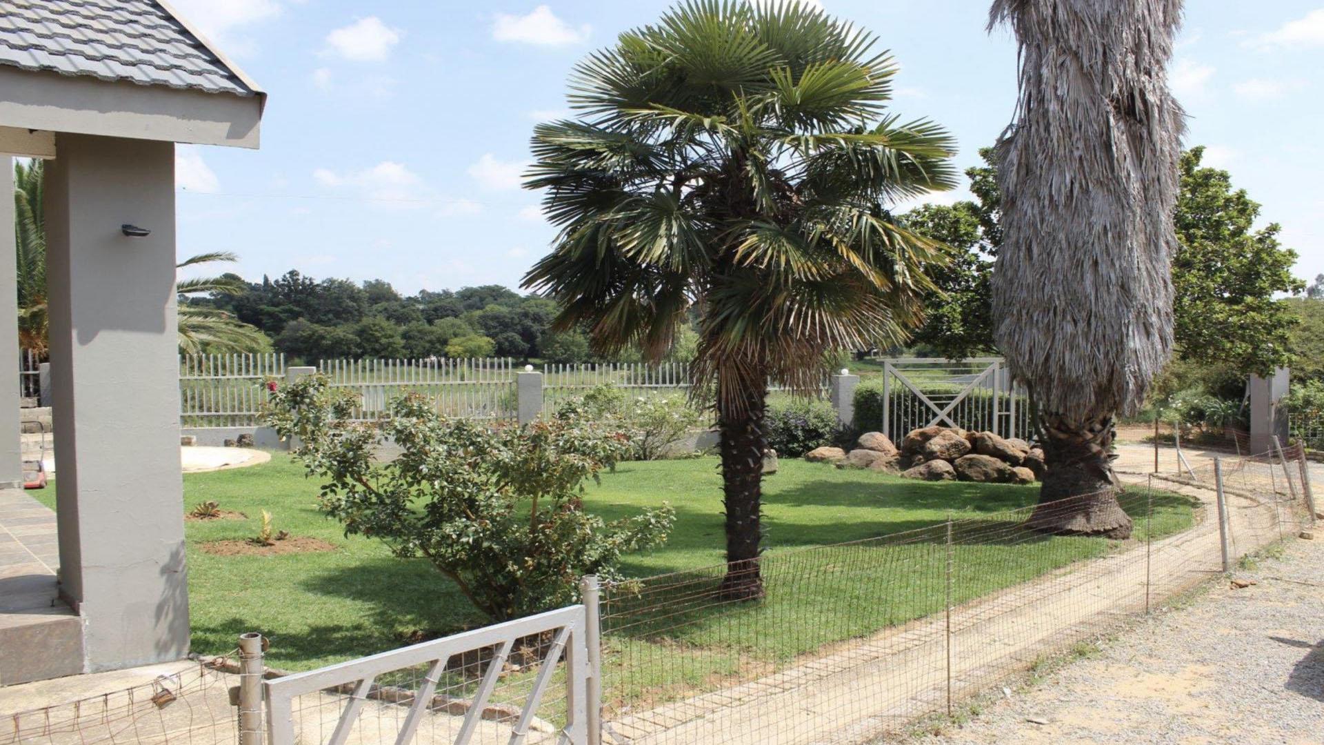 Front View of property in Deneysville