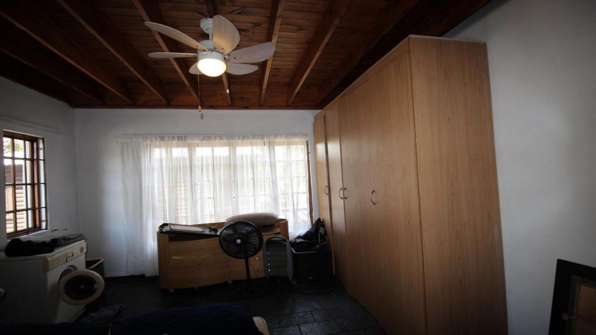 Bed Room 1 of property in Deneysville