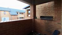 Balcony - 5 square meters of property in Heuweloord