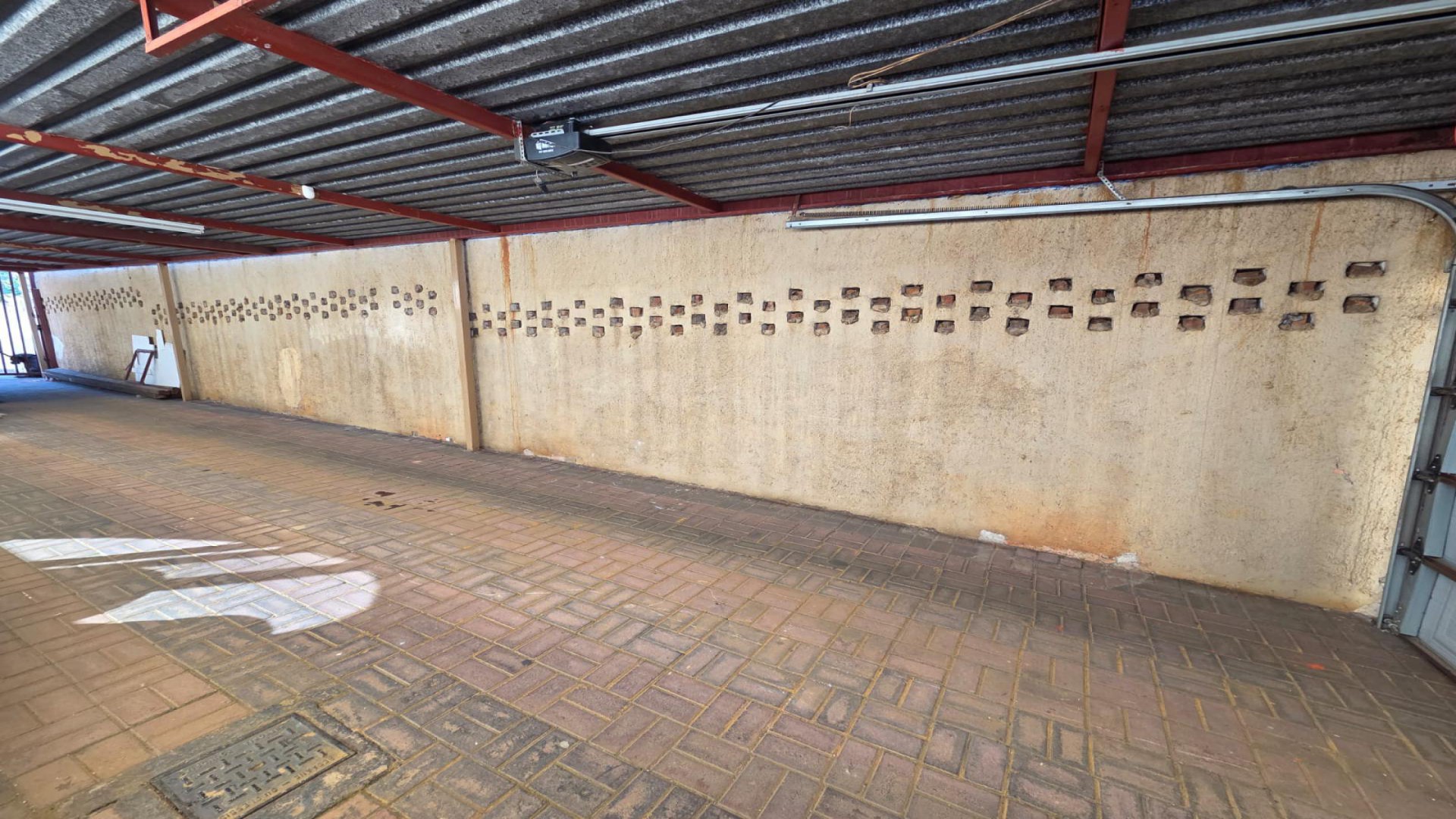 Carport  of property in Laudium