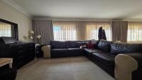 Lounges of property in Laudium