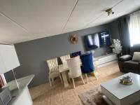  of property in Alan Manor