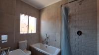 Bathroom 1 - 7 square meters of property in Witfield