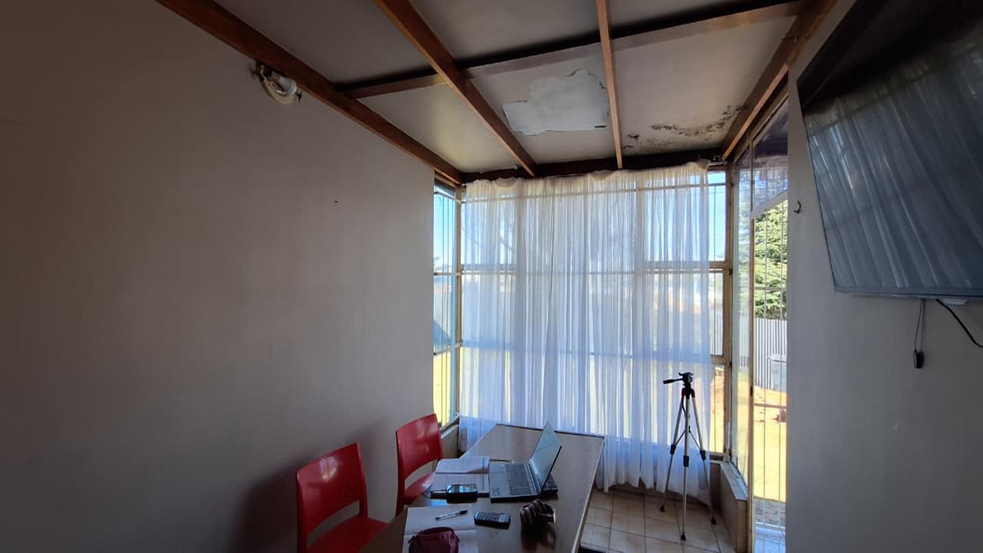Study - 12 square meters of property in Lindhaven