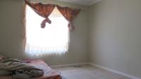 Bed Room 2 - 15 square meters of property in Bloubosrand