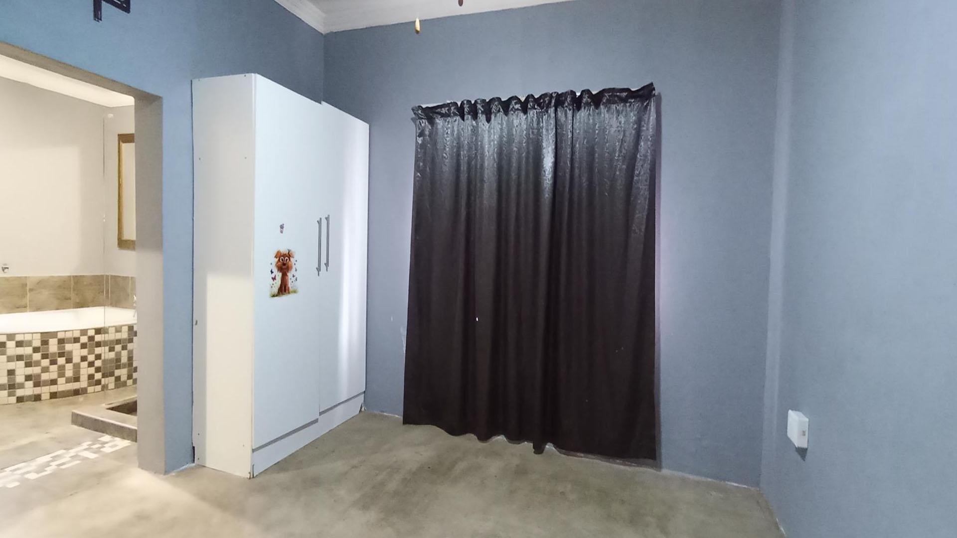 Main Bedroom - 16 square meters of property in Villieria